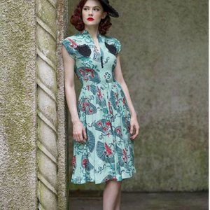 Trashy Diva Absinthe and Fans